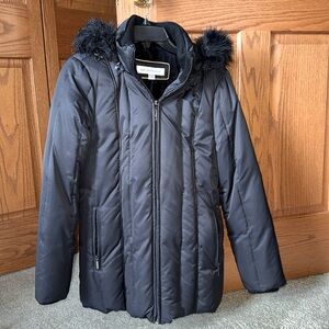 Women’s black Liz Claiborne Down puffer jacket. S. Like New.